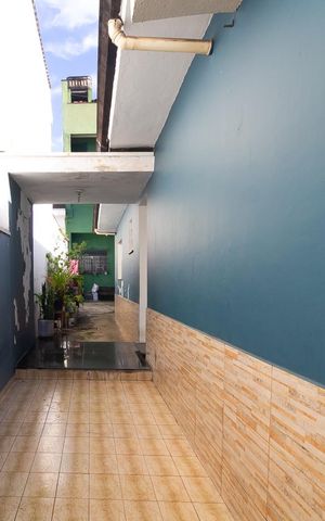 Casa à venda com 285m², 4 quartos e 1 vaga Casa à venda com 285m², 4 quartos e 1 vagaCorredor Externo