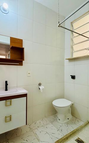 Apartamento à venda com 110m², 2 quartos e 1 vaga Apartamento à venda com 110m², 2 quartos e 1 vagaBanheiro