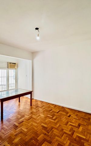 Apartamento à venda com 110m², 2 quartos e 1 vaga Apartamento à venda com 110m², 2 quartos e 1 vagaSala