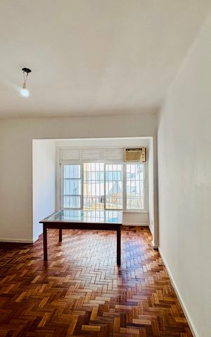 Apartamento à venda com 110m², 2 quartos e 1 vaga Apartamento à venda com 110m², 2 quartos e 1 vagaSala