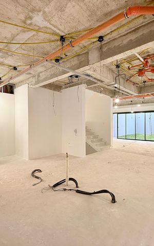 Casa de condomínio à venda com 530m², 4 quartos e 4 vagas Casa de condomínio à venda com 530m², 4 quartos e 4 vagasCozinha