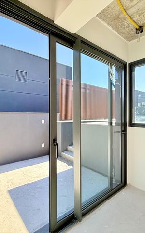 Casa de condomínio à venda com 530m², 4 quartos e 4 vagas Casa de condomínio à venda com 530m², 4 quartos e 4 vagasBanheiro Suíte 3