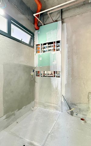 Casa de condomínio à venda com 530m², 4 quartos e 4 vagas Casa de condomínio à venda com 530m², 4 quartos e 4 vagasBanheiro 2 Suíte 1