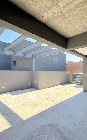 Casa de condomínio à venda com 530m², 4 quartos e 4 vagas Casa de condomínio à venda com 530m², 4 quartos e 4 vagasÁrea de Serviço