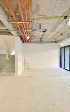 Casa de condomínio à venda com 530m², 4 quartos e 4 vagas Casa de condomínio à venda com 530m², 4 quartos e 4 vagasSala