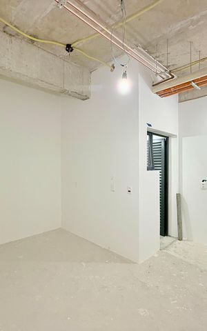 Casa de condomínio à venda com 530m², 4 quartos e 4 vagas Casa de condomínio à venda com 530m², 4 quartos e 4 vagasQuarto de Serviço