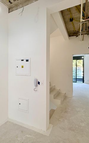 Casa de condomínio à venda com 530m², 4 quartos e 4 vagas Casa de condomínio à venda com 530m², 4 quartos e 4 vagasCorredor Suítes