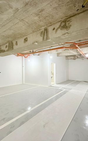 Casa de condomínio à venda com 530m², 4 quartos e 4 vagas Casa de condomínio à venda com 530m², 4 quartos e 4 vagasGaragem