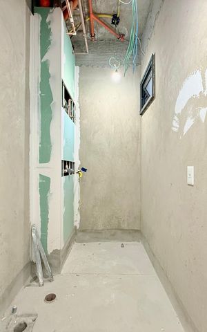 Casa de condomínio à venda com 530m², 4 quartos e 4 vagas Casa de condomínio à venda com 530m², 4 quartos e 4 vagasBanheiro 1 Suíte 1