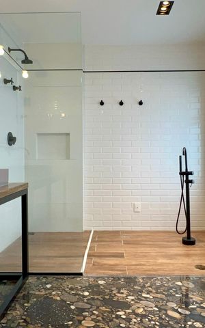 Apartamento à venda com 278m², 3 quartos e 4 vagas Apartamento à venda com 278m², 3 quartos e 4 vagasBanheiro da Suíte 3