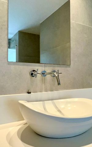 Apartamento à venda com 278m², 3 quartos e 4 vagas Apartamento à venda com 278m², 3 quartos e 4 vagasBanheiro da Suíte 2