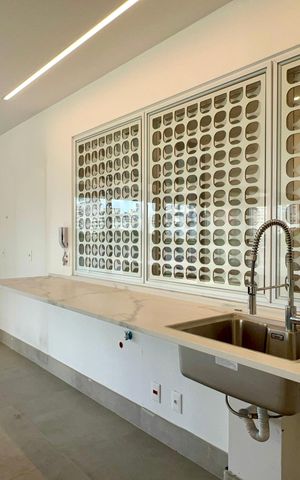 Apartamento à venda com 278m², 3 quartos e 4 vagas Apartamento à venda com 278m², 3 quartos e 4 vagasCozinha - Armários