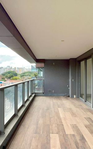 Apartamento à venda com 278m², 3 quartos e 4 vagas Apartamento à venda com 278m², 3 quartos e 4 vagasVaranda