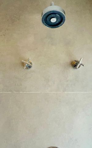 Apartamento à venda com 278m², 3 quartos e 4 vagas Apartamento à venda com 278m², 3 quartos e 4 vagasBanheiro da Suíte 2