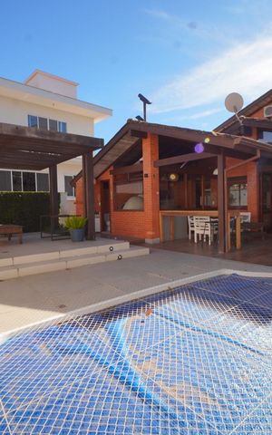Casa para alugar com 202m², 3 quartos e 2 vagasPiscina