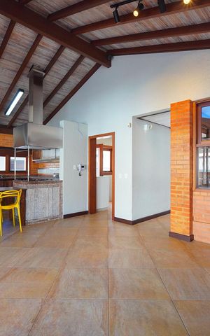Casa para alugar com 202m², 3 quartos e 2 vagasSala