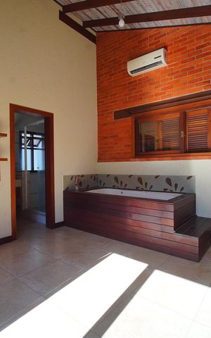 Casa para alugar com 202m², 3 quartos e 2 vagasSuíte