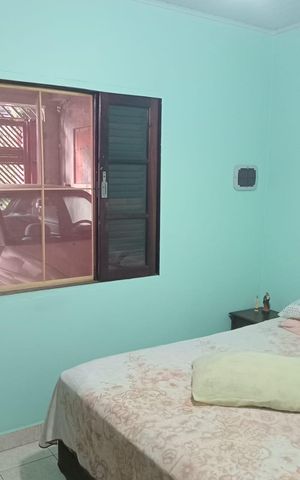 Casa à venda com 125m², 6 quartos e 2 vagas Casa à venda com 125m², 6 quartos e 2 vagasQuarto