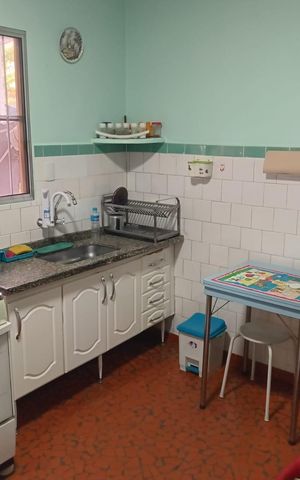Casa à venda com 125m², 6 quartos e 2 vagas Casa à venda com 125m², 6 quartos e 2 vagasCozinha