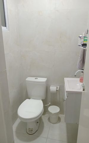 Casa à venda com 125m², 6 quartos e 2 vagas Casa à venda com 125m², 6 quartos e 2 vagasBanheiro