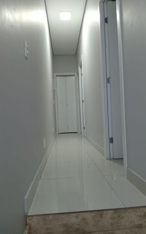 Casa à venda com 125m², 6 quartos e 2 vagas Casa à venda com 125m², 6 quartos e 2 vagasCorredor