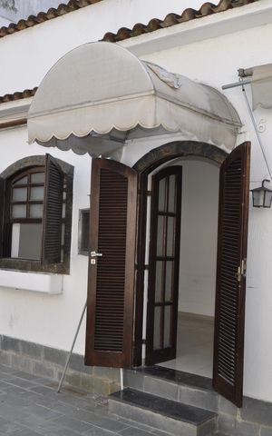 Casa de condomínio à venda com 62m², 2 quartos e 2 vagasFachada