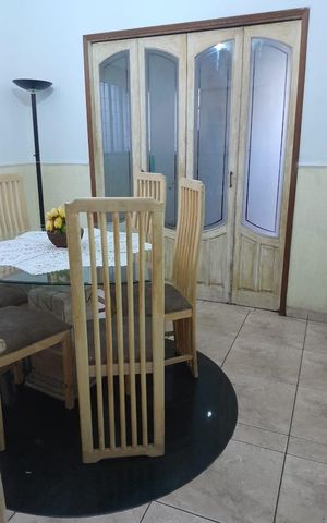 Casa à venda com 224m², 6 quartos e 2 vagas Casa à venda com 224m², 6 quartos e 2 vagasSala