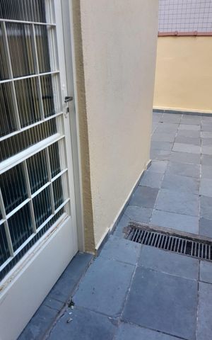 Casa à venda com 224m², 6 quartos e 2 vagas Casa à venda com 224m², 6 quartos e 2 vagasÁrea externa