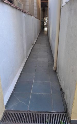Casa à venda com 224m², 6 quartos e 2 vagas Casa à venda com 224m², 6 quartos e 2 vagasÁrea externa