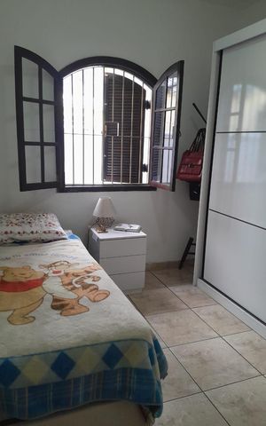 Casa à venda com 224m², 6 quartos e 2 vagas Casa à venda com 224m², 6 quartos e 2 vagasQuarto