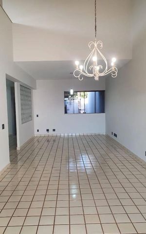 Casa para alugar com 309m², 4 quartos e 2 vagas Casa para alugar com 309m², 4 quartos e 2 vagasSala
