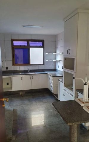 Casa para alugar com 309m², 4 quartos e 2 vagas Casa para alugar com 309m², 4 quartos e 2 vagasCozinha