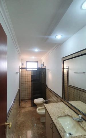 Casa para alugar com 309m², 4 quartos e 2 vagas Casa para alugar com 309m², 4 quartos e 2 vagasBanheiro