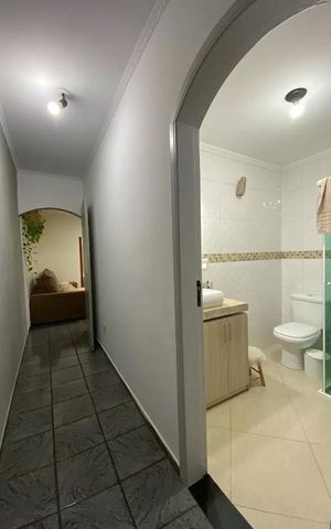 Casa à venda com 194m², 3 quartos e 2 vagas Casa à venda com 194m², 3 quartos e 2 vagasBanheiro