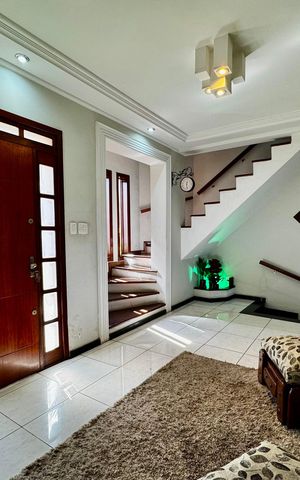 Casa à venda com 268m², 3 quartos e 1 vaga
