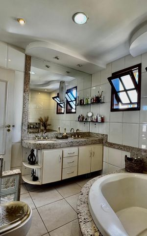 Casa à venda com 268m², 3 quartos e 1 vaga