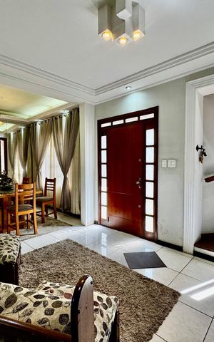 Casa à venda com 268m², 3 quartos e 1 vaga