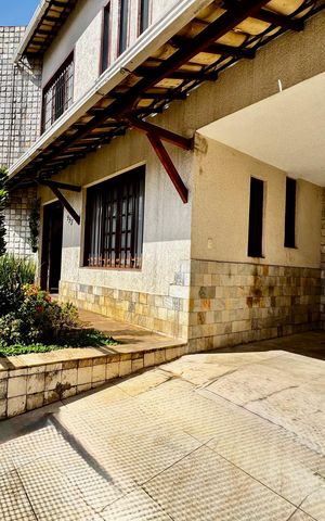 Casa à venda com 268m², 3 quartos e 1 vaga