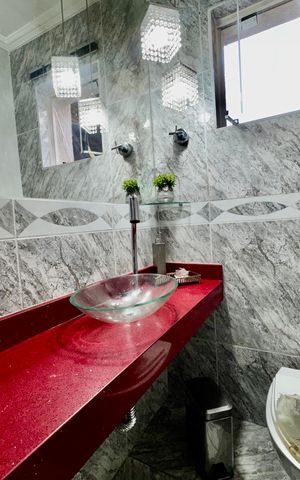 Casa à venda com 268m², 3 quartos e 1 vaga