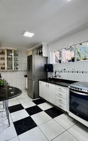 Casa à venda com 268m², 3 quartos e 1 vaga