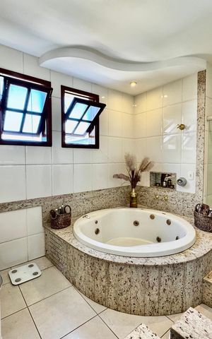 Casa à venda com 268m², 3 quartos e 1 vaga