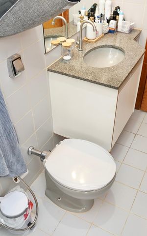 Apartamento à venda com 96m², 3 quartos e 2 vagas Apartamento à venda com 96m², 3 quartos e 2 vagasSuíte - Banheiro