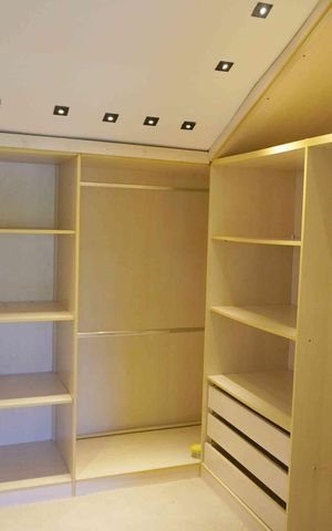 Casa de condomínio à venda com 360m², 2 quartos e 3 vagasCloset da suíte 2