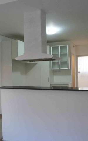 Casa de condomínio à venda com 360m², 2 quartos e 3 vagasCozinha