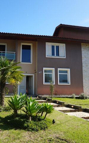 Casa de condomínio à venda com 360m², 2 quartos e 3 vagasFachada