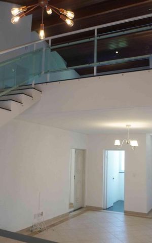 Casa de condomínio à venda com 360m², 2 quartos e 3 vagasSala