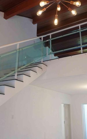 Casa de condomínio à venda com 360m², 2 quartos e 3 vagasSala