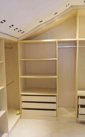 Casa de condomínio à venda com 360m², 2 quartos e 3 vagasCloset da suíte 2