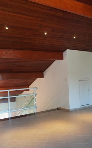 Casa de condomínio à venda com 360m², 2 quartos e 3 vagasPiso Superior