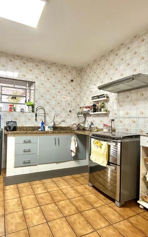 Casa à venda com 137m², 3 quartos e 1 vaga